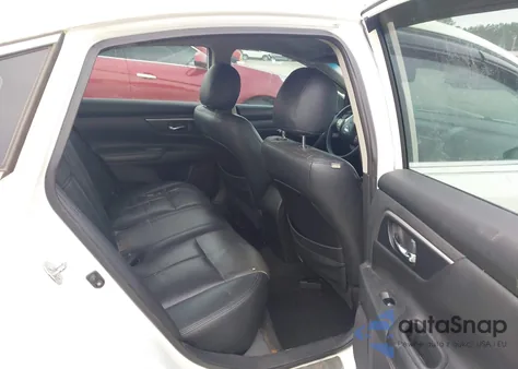 2015 Nissan Altima 2.5 S z USA, uszkodzony, nr VIN 1N4AL3AP1FC492785